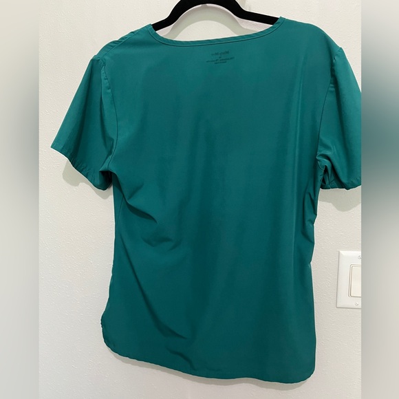 Women’s Minty Mint V Neck Stretch Scrub Top - Picture 4 of 4